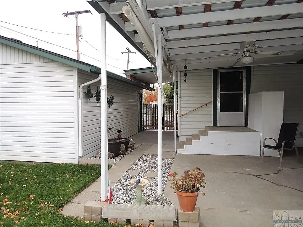 4 bed, 2000 sqft, $1,995 — Photo 4