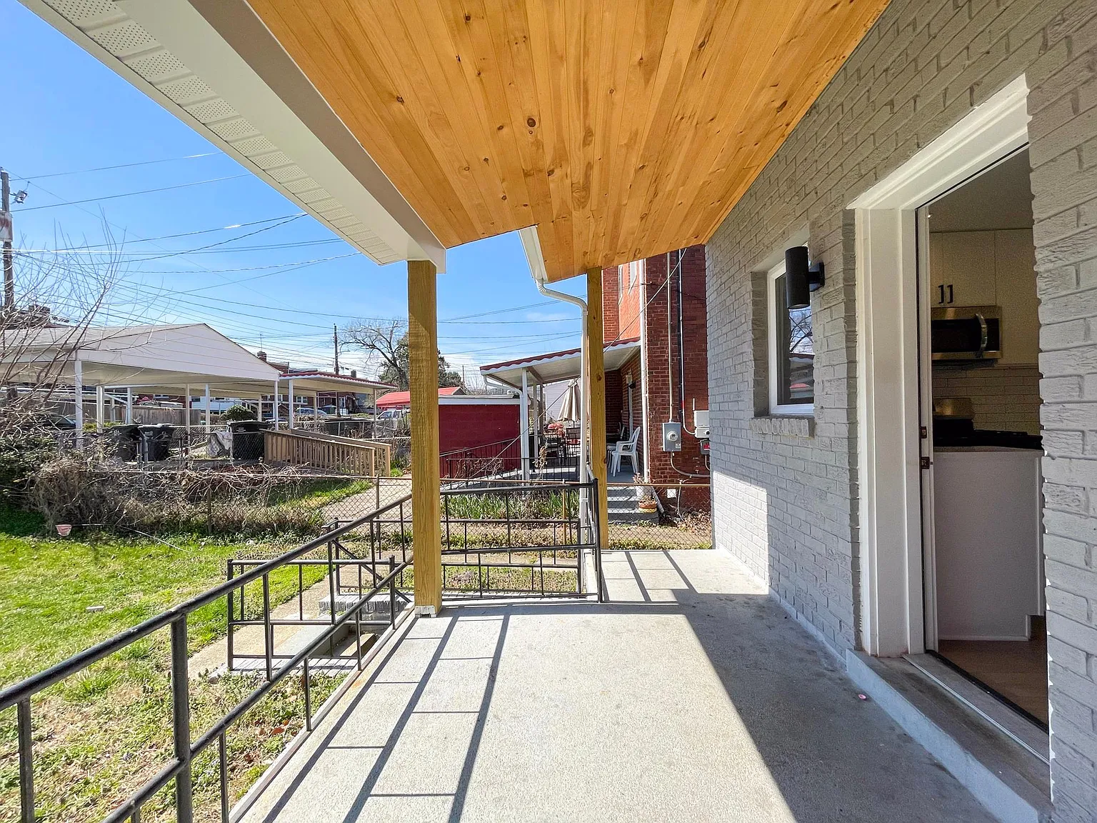 3 bed, 3.5 bath, 1504 sqft, $3,495 — Photo 2