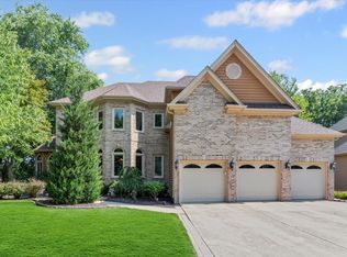 2587 Charter Oak Dr, Aurora, IL 60502