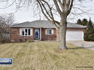 572 Saratoga Dr, Elburn, IL 60119