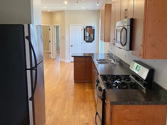 3rd image of 1307 N Campbell Ave APT 2F