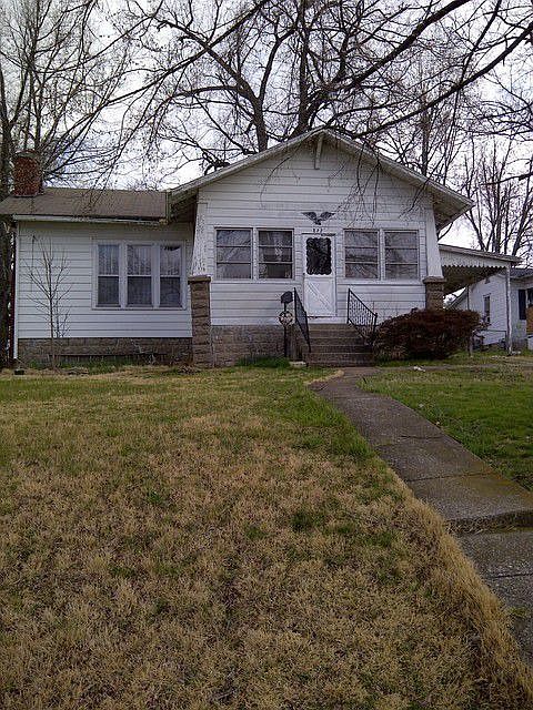 1st image of 822 N 4th St