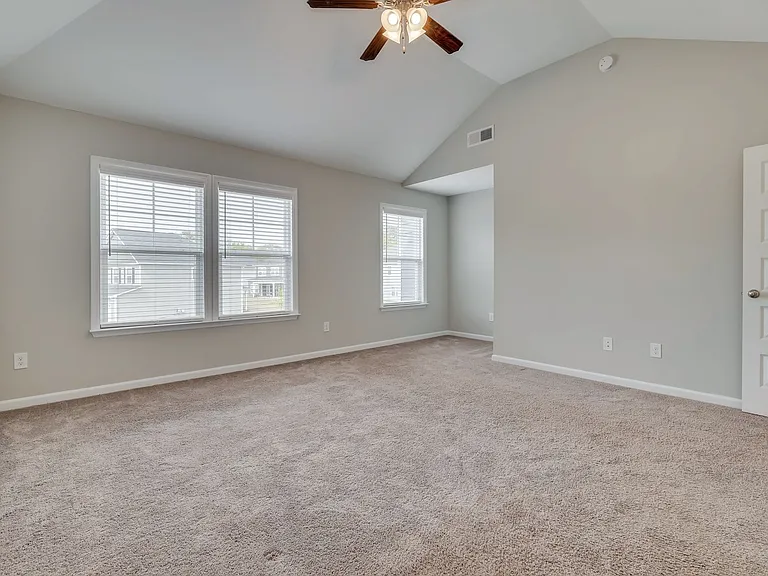 410 Matthew Ln #20 — Photo 32