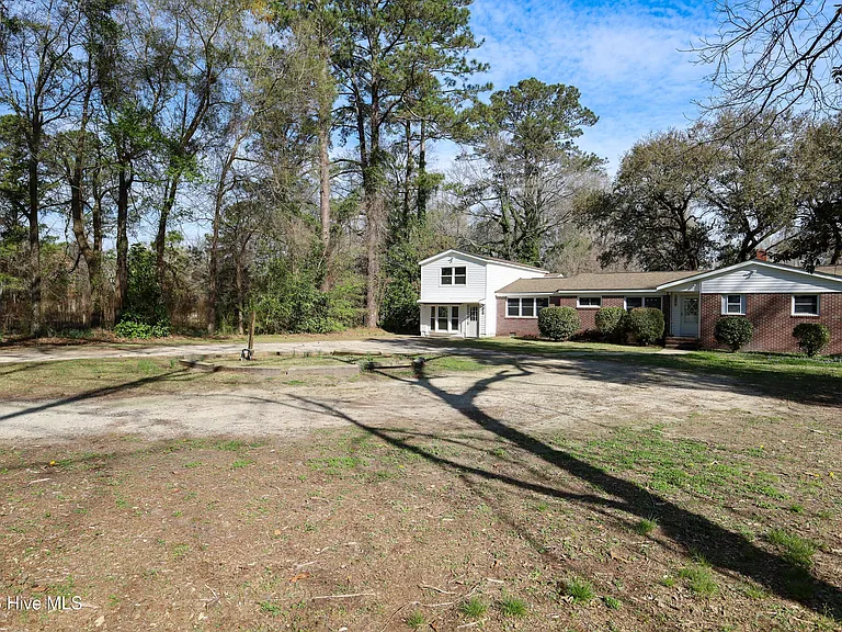 1190 Blue Creek Rd #B — Photo 3