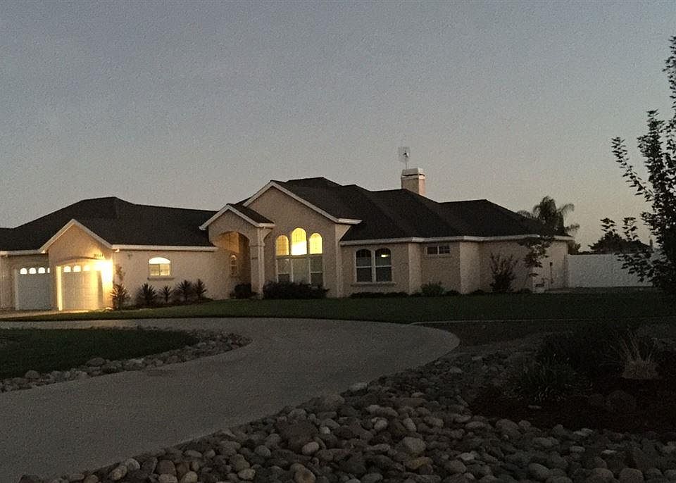 1st image of 30644 Tressa Ln