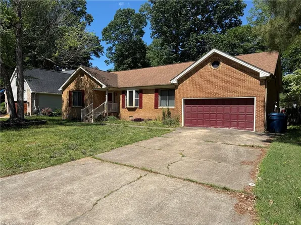 2244 Sandy Woods Ln, Virginia Beach, VA 23456