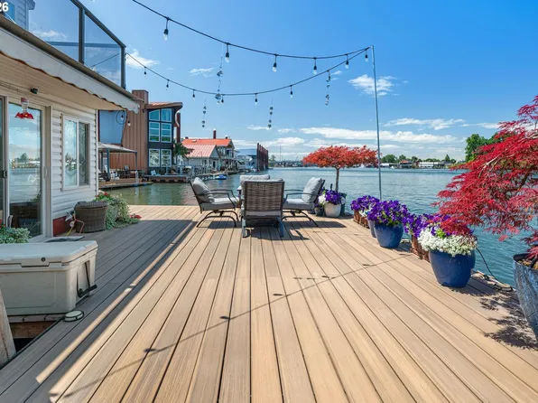 429 N Bridgeton Rd Slip 15, Portland, OR 97217