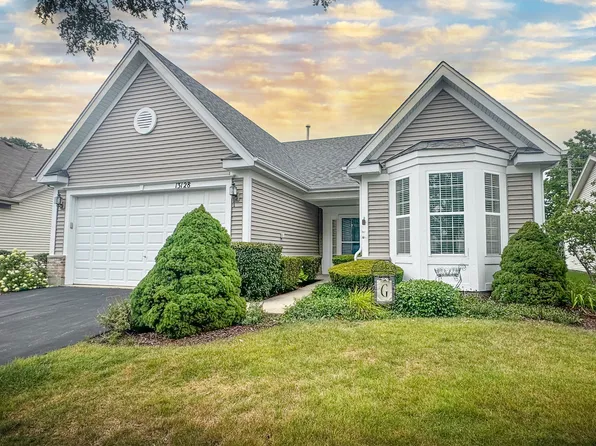 13128 Birmingham Ct, Beach Park, IL 60083