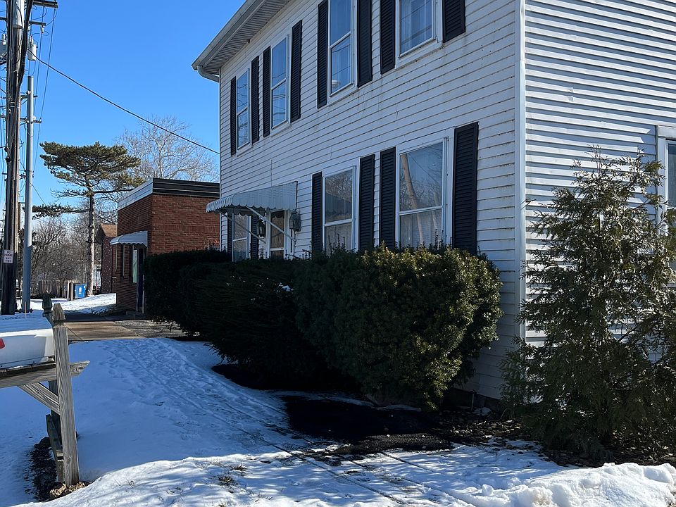 1st image of 37311 Detroit Rd