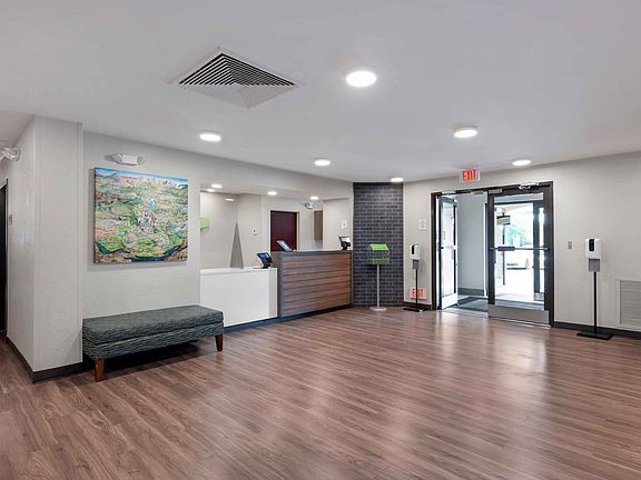 Lobby and Guest Check-in