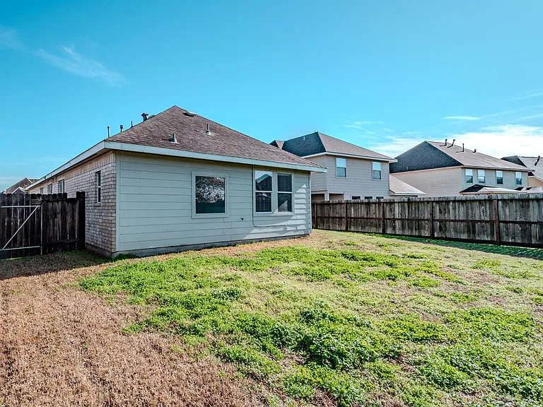 8515 Holly Spring Ln — Photo 28