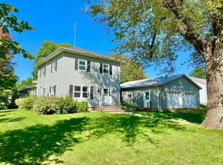 491 2nd St NW, Wells, MN 56097