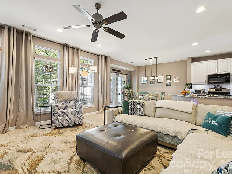 6037 Queens Walk Ct — Photo 14