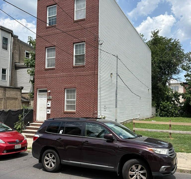 1st image of 1739 W Berks St