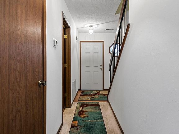 3rd image of 324 Devonshire Ct #D