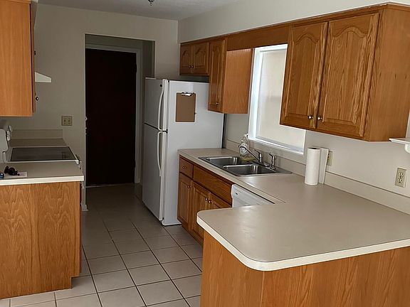 3rd image of 3420 Mogul Ave