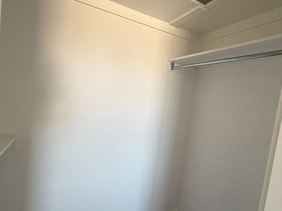 5th image of 475 S 200 W