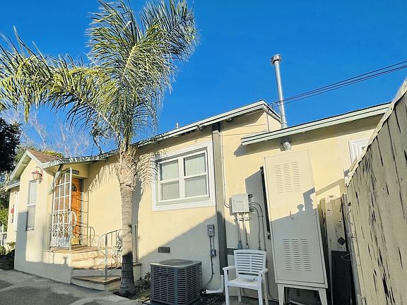 2nd image of 10066 Tujunga Canyon Blvd