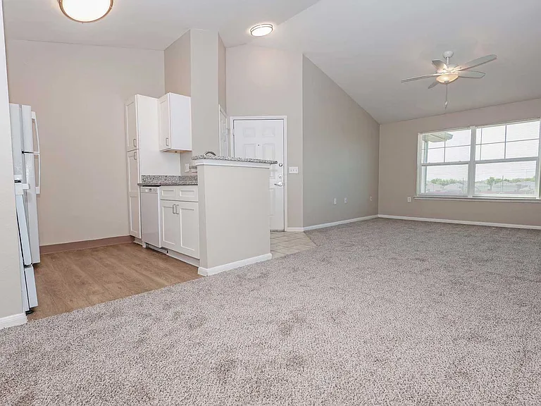 Worthington Point Apartments — Photo 69