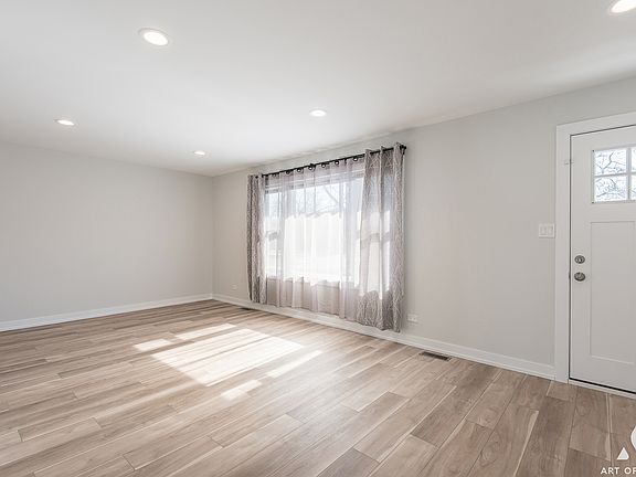 3rd image of 4632 Imperial Dr