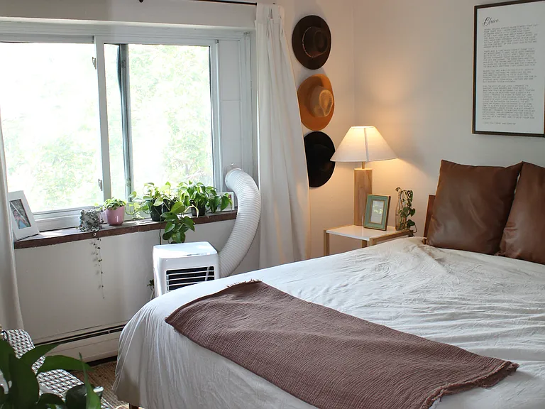 Very spacious Primary room. A King bed fits easily in it. Large closet on opposite wall.