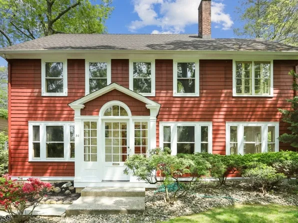 30 Tulip St, Summit City, NJ 07901