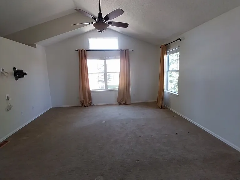 9786 Buckingham Ct — Photo 16