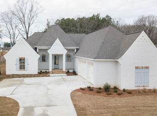 145 Camden Lake Dr, Madison, MS 39110