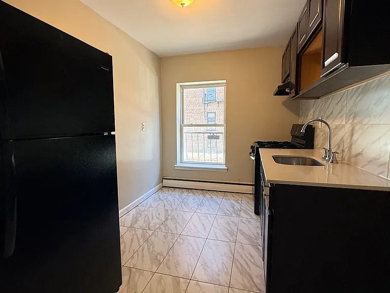 111-112 Lincoln Ave #7B — Photo 8