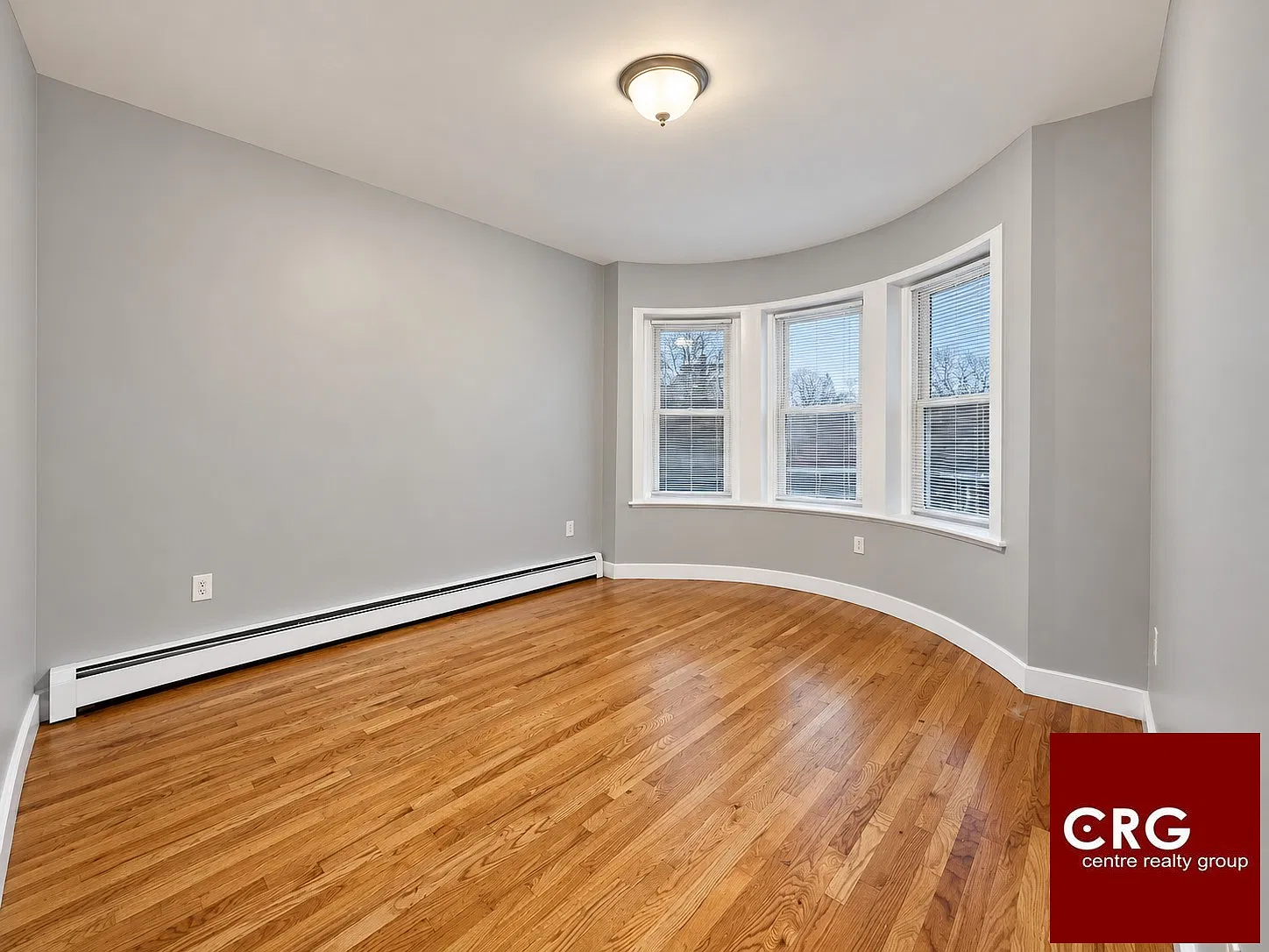 3 bed, 1.0 bath, 1100 sqft, $2,900 — Photo 3