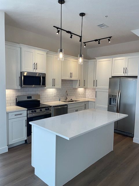 1st image of 200 Poplar St Unit A