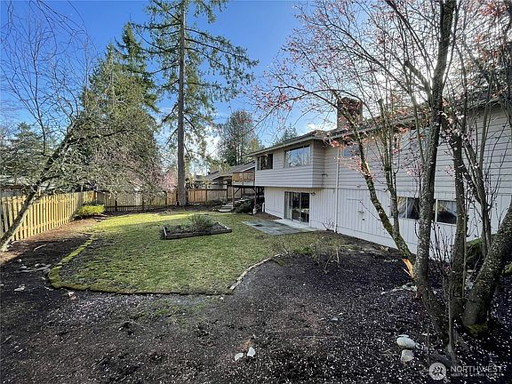 2nd image of 626 167th Avenue NE