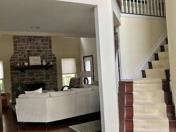 2nd image of 5249 Whispering Woods Dr