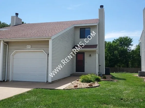 2131 SW Brandywine Ln, Topeka, KS 66614