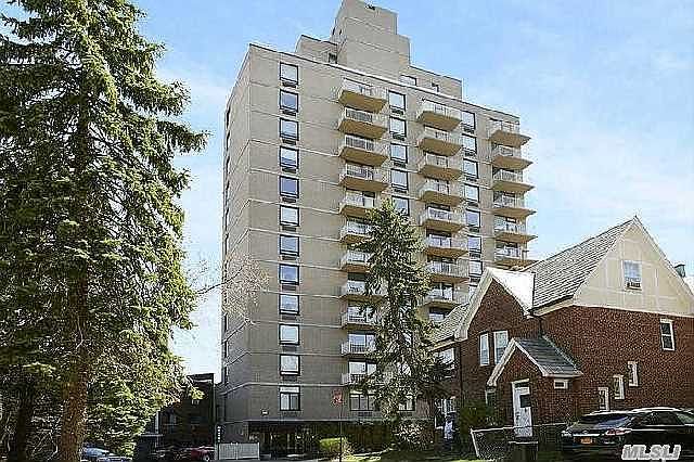 1st image of 11624 Grosvenor Ln APT 9B