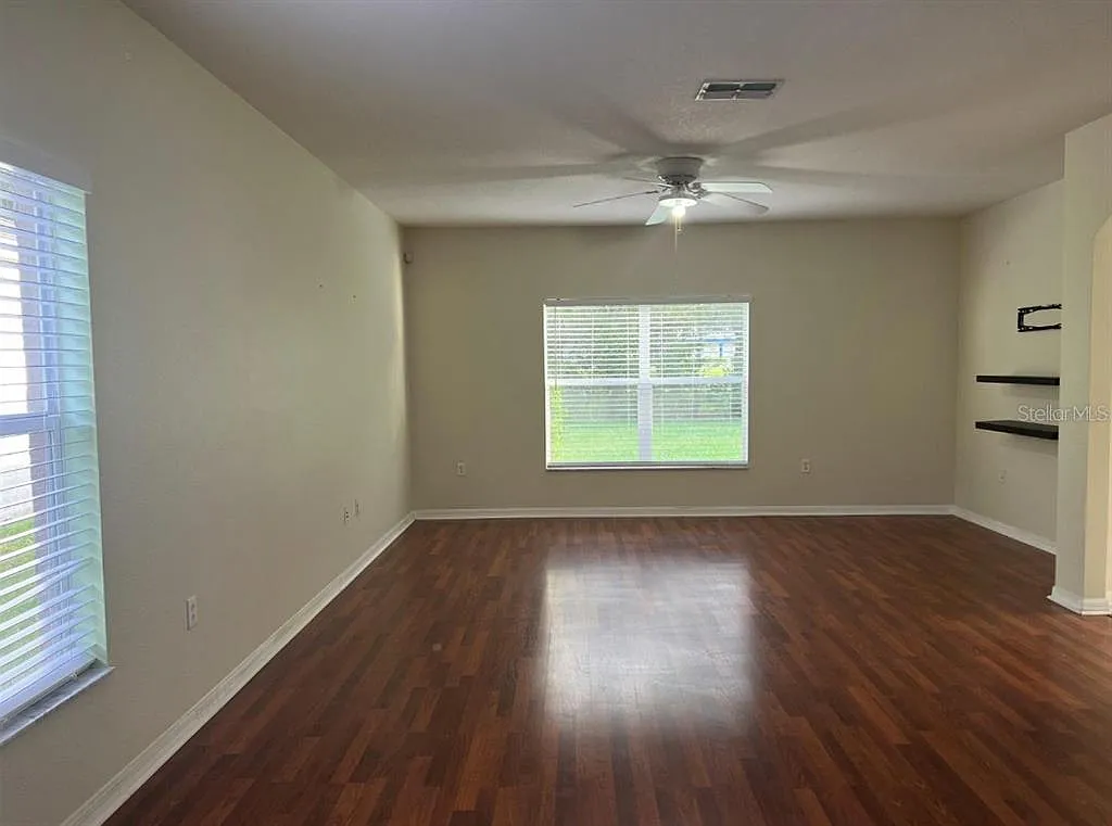 3 bed, 2.5 bath, 1621 sqft, $2,600 — Photo 3