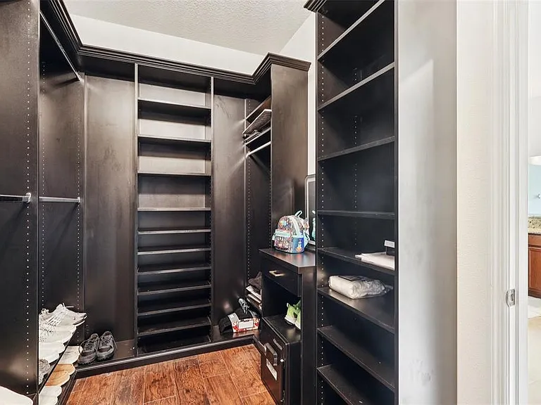 Plantation Oak Dr — Photo 28