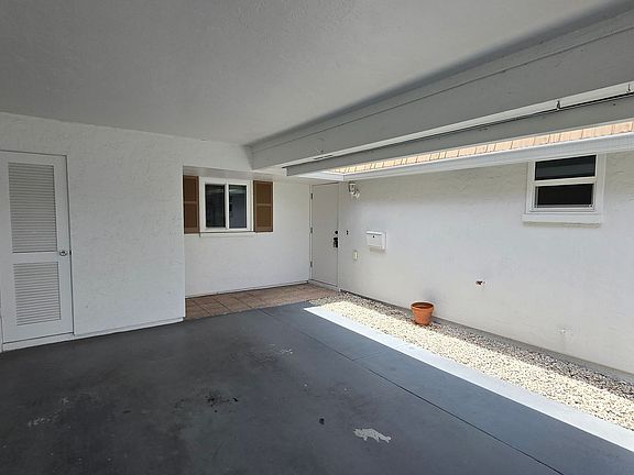 5th image of 5451 Riverbluff Cir #V-69