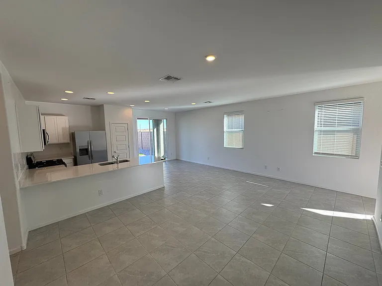 11040 W Atlantis Way — Photo 5