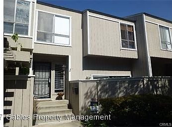 2nd image of 2905 S Fairview St Unit D