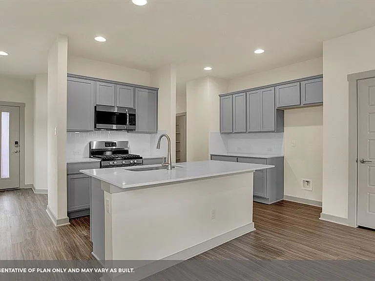 10917 Tildon Ave — Photo 4