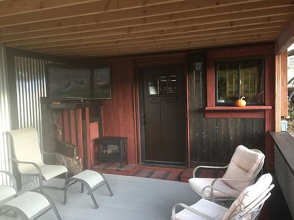 3rd image of 1040 Budge Dr