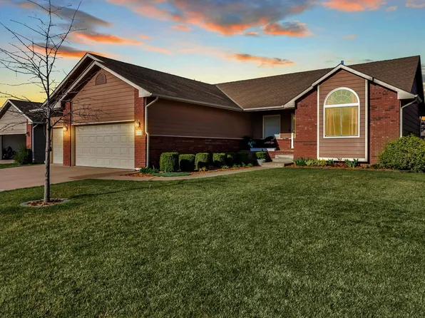 423 Homestead Ct, Colwich, KS 67030