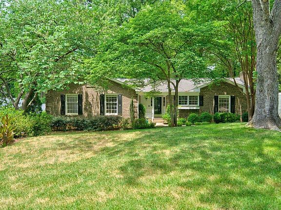 2nd image of 1120 Whippoorwill Ln