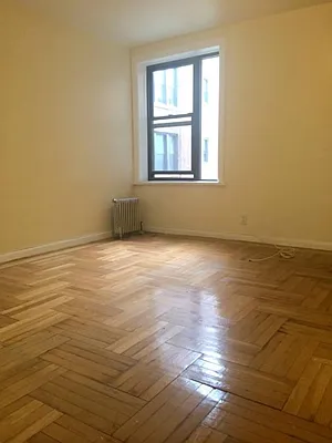 Rented by 4 Points Properties | media 29