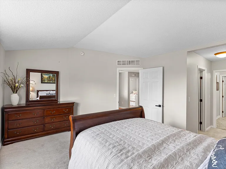 9660 Washington Blvd #3 — Photo 30