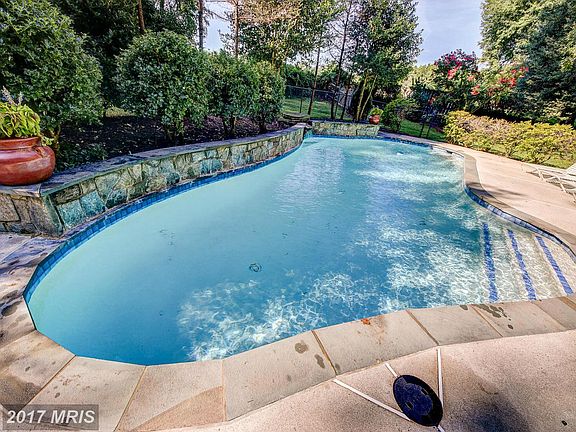 3rd image of 10205 Walker Lake Dr