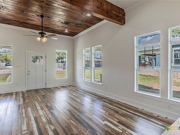 2nd image of 413 S Lutterloh Ave