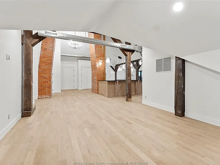 247 Brock St #401 — Photo 15