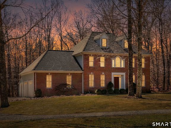 3rd image of 106 Washington Ridge Road